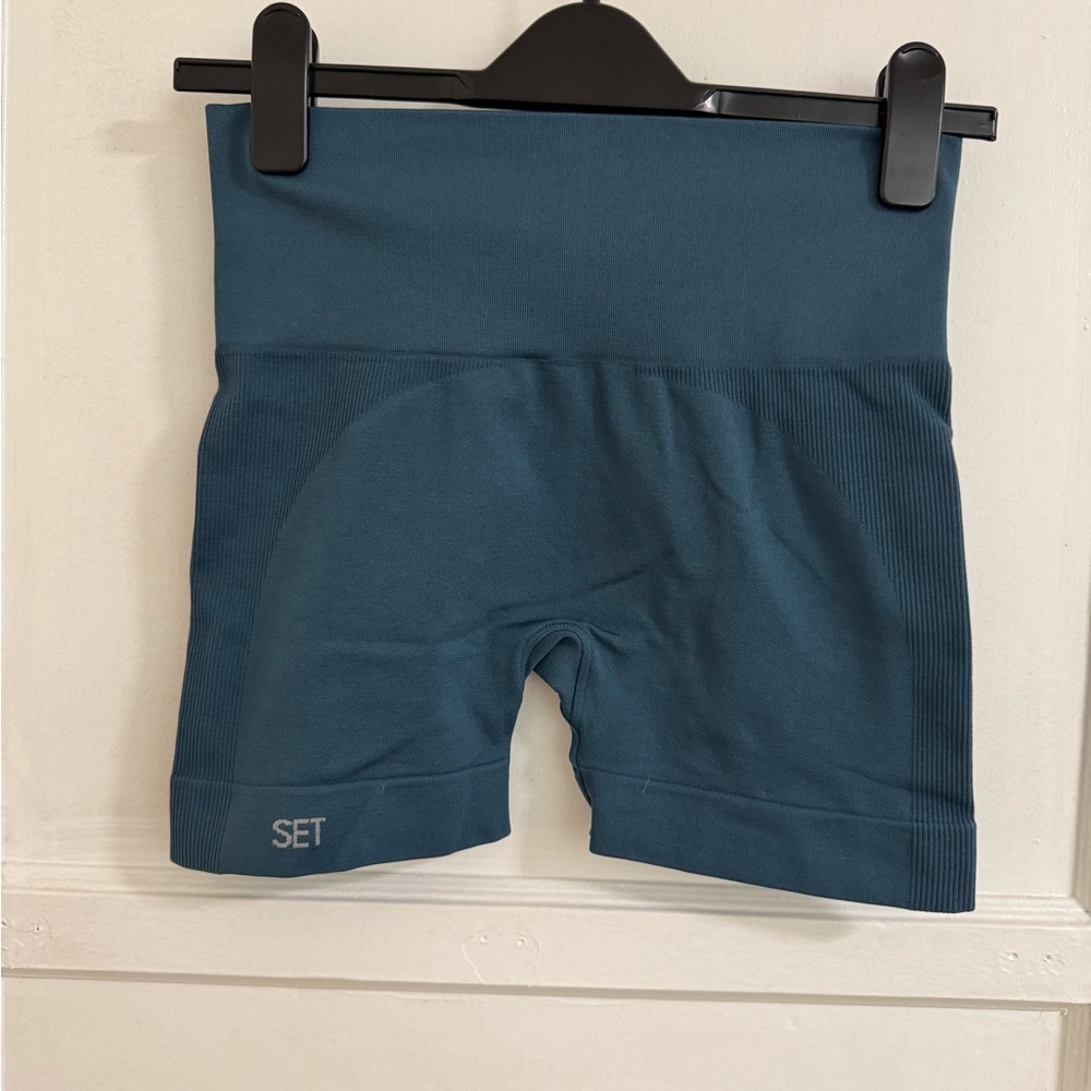 Set Active Teal Biker Shorts